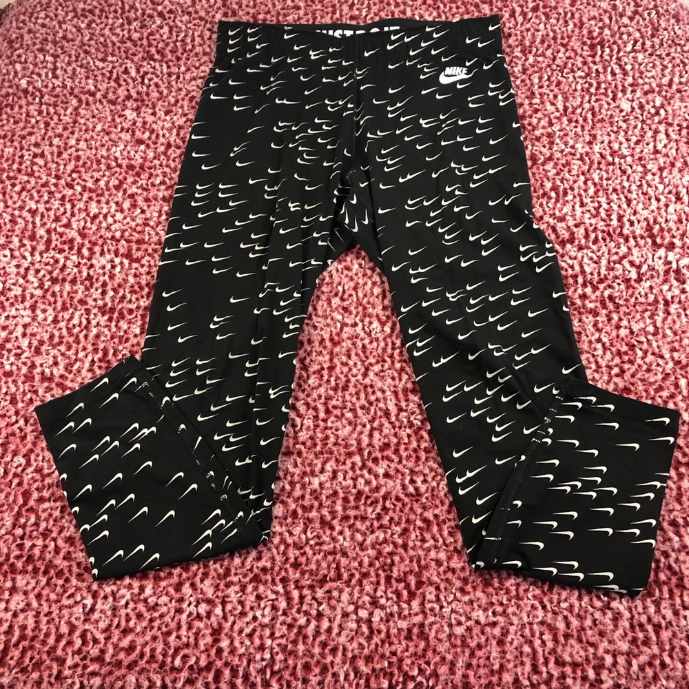🥳🎉🎊 Host Pick 🥳🎉🎊 - Women’s Nike Leggings